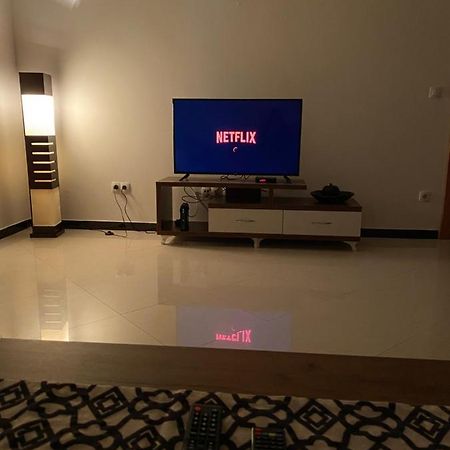 Capital Apartment Prishtina プリシュティナ エクステリア 写真