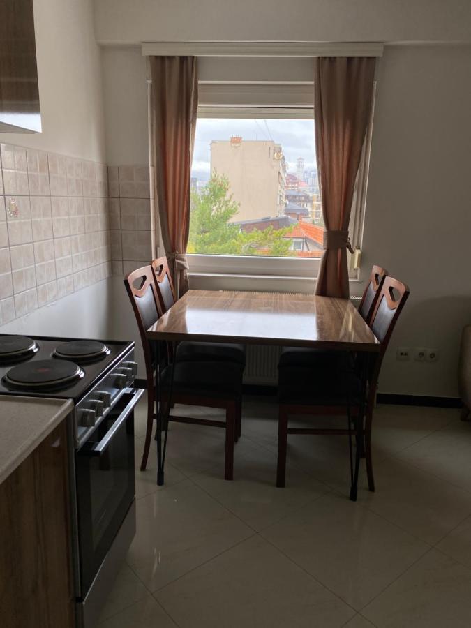 Capital Apartment Prishtina プリシュティナ エクステリア 写真