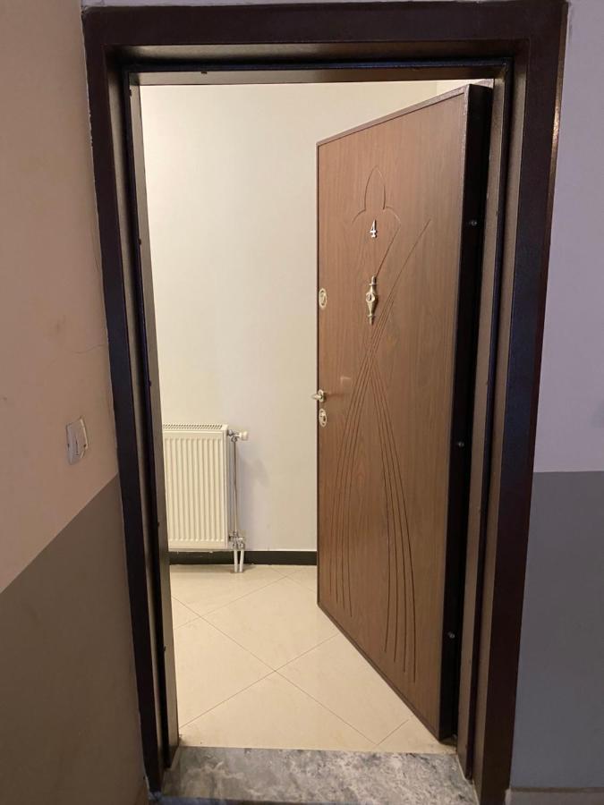 Capital Apartment Prishtina プリシュティナ エクステリア 写真